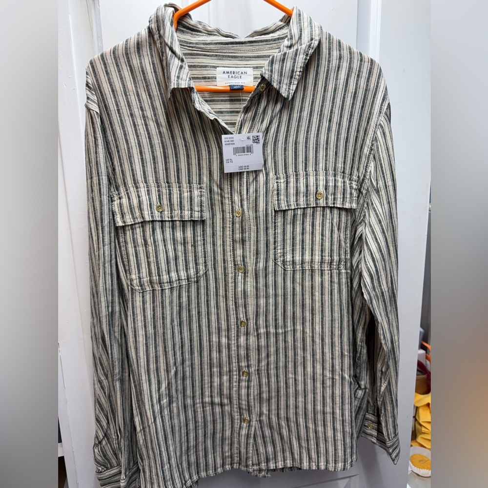 American Eagle Outfitters Women’s Striped Button-Up Shirt in Beige and Green